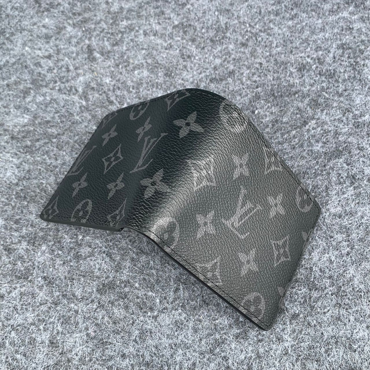 LV SLENDER WALLET 'ECLIPSE'
