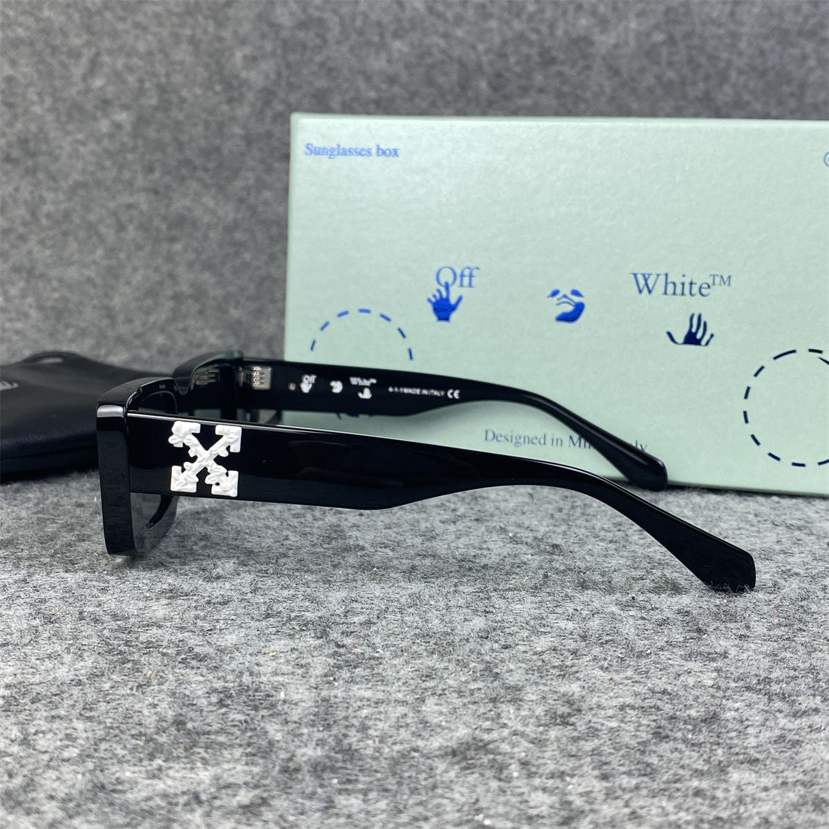 Off-White Arthur Sunglasses